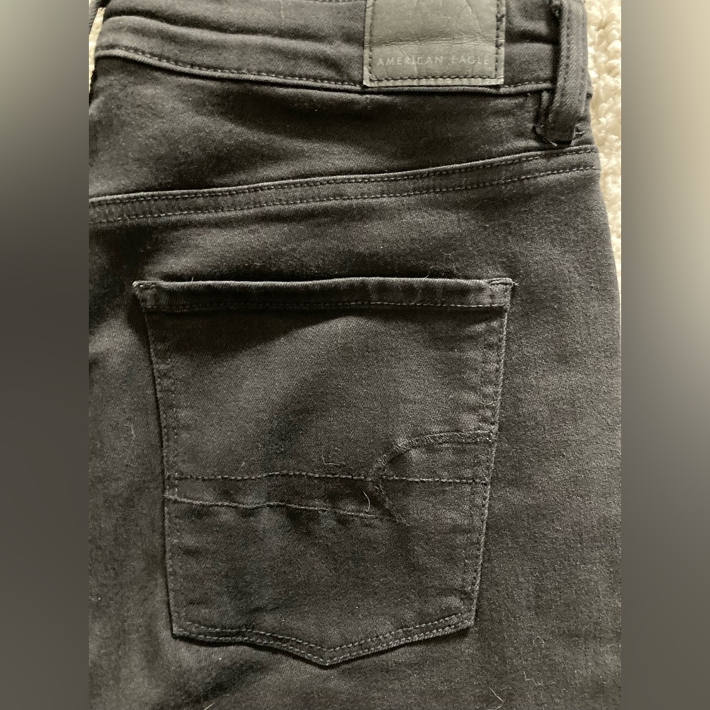 American Eagle Outfitters Women’s Black Slim Straight Jeans
